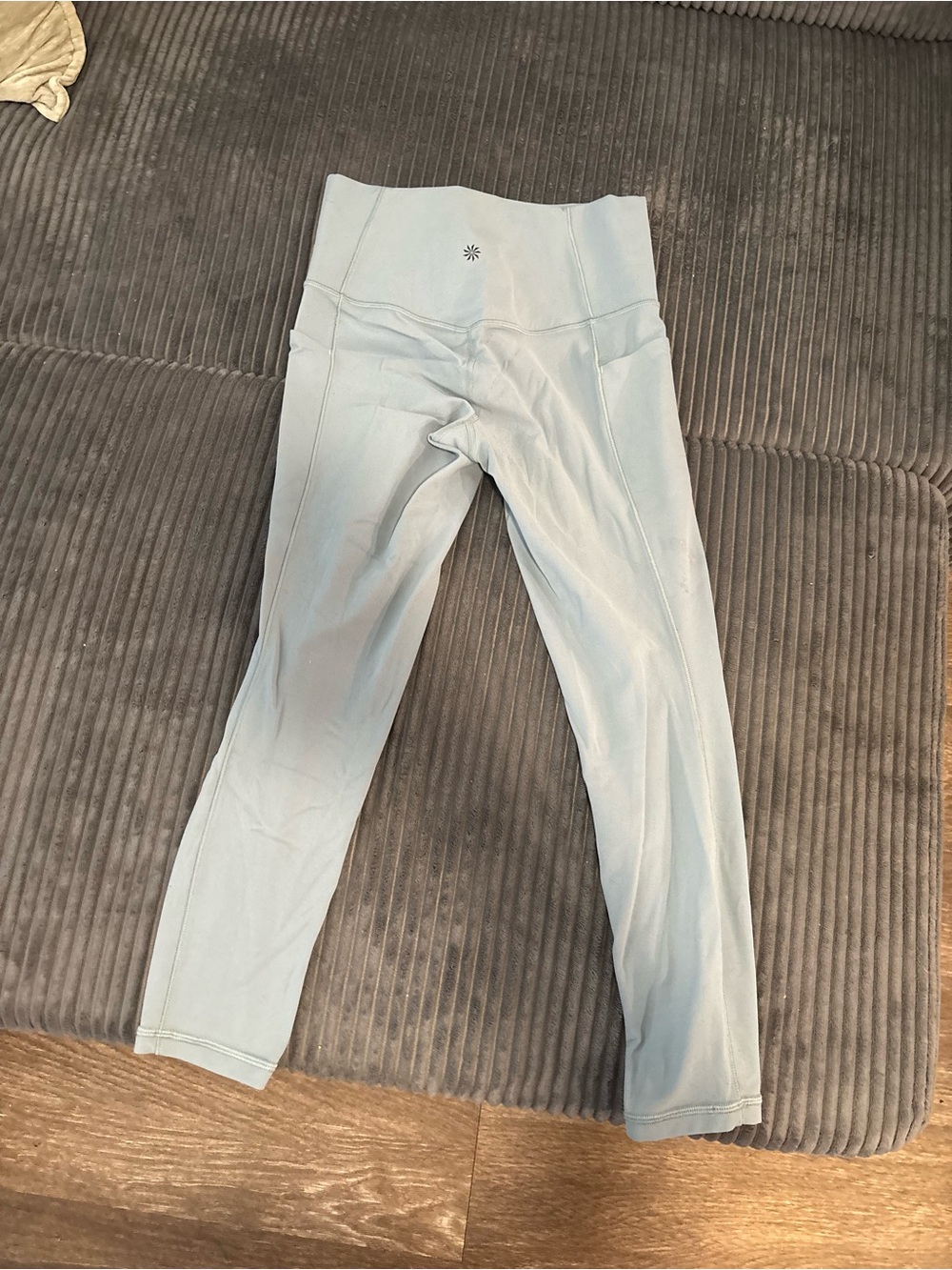 Athleta Pale Blue Salutation Stassi 7/8 Leggings - Picture 4 of 4